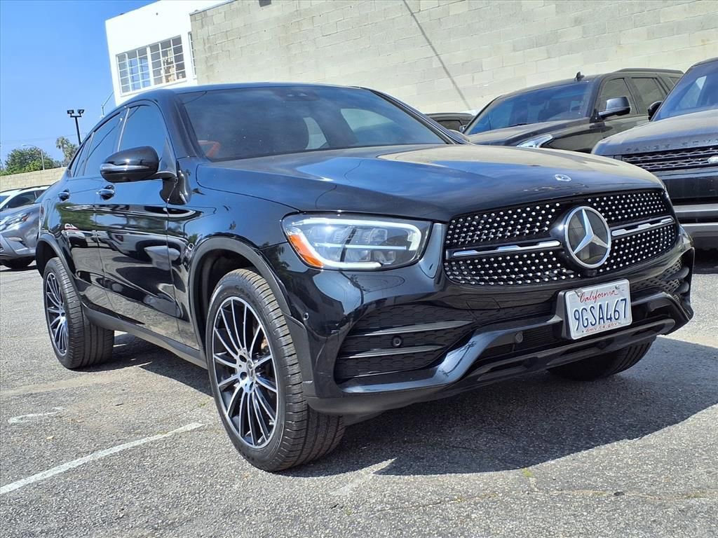 Used 2023 Mercedes-Benz GLC 300 4MATIC Coupe image 3
