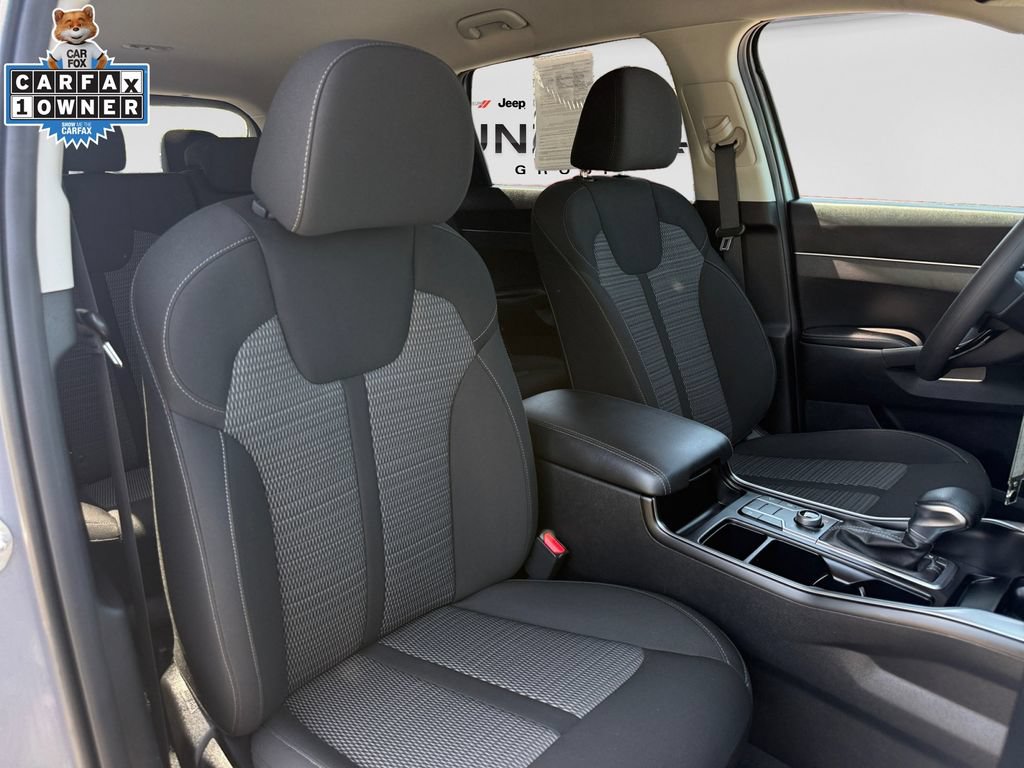 Certified 2023 Kia Sorento LX AWD/4WD image 16