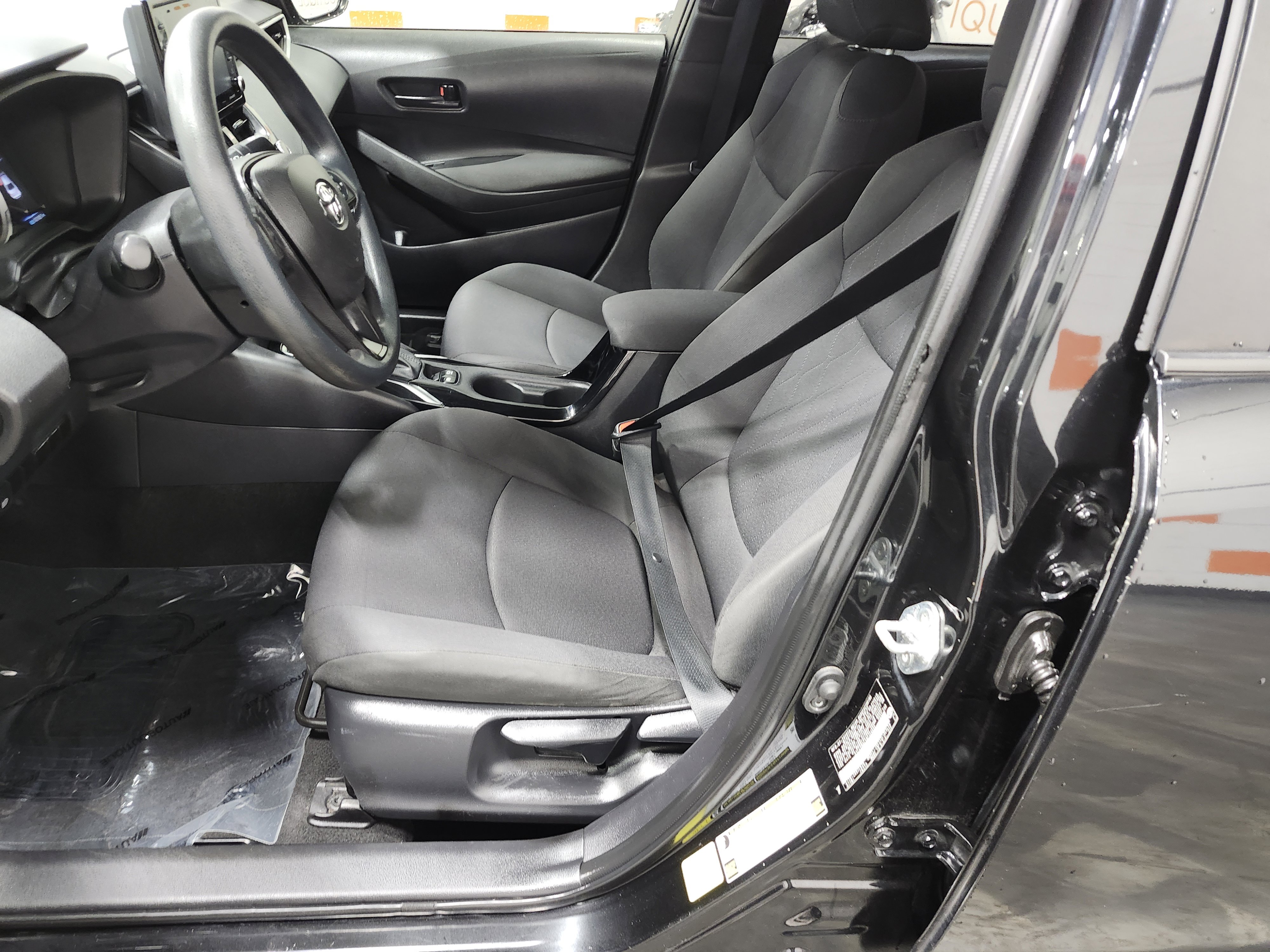 Used 2022 Toyota Corolla LE image 22