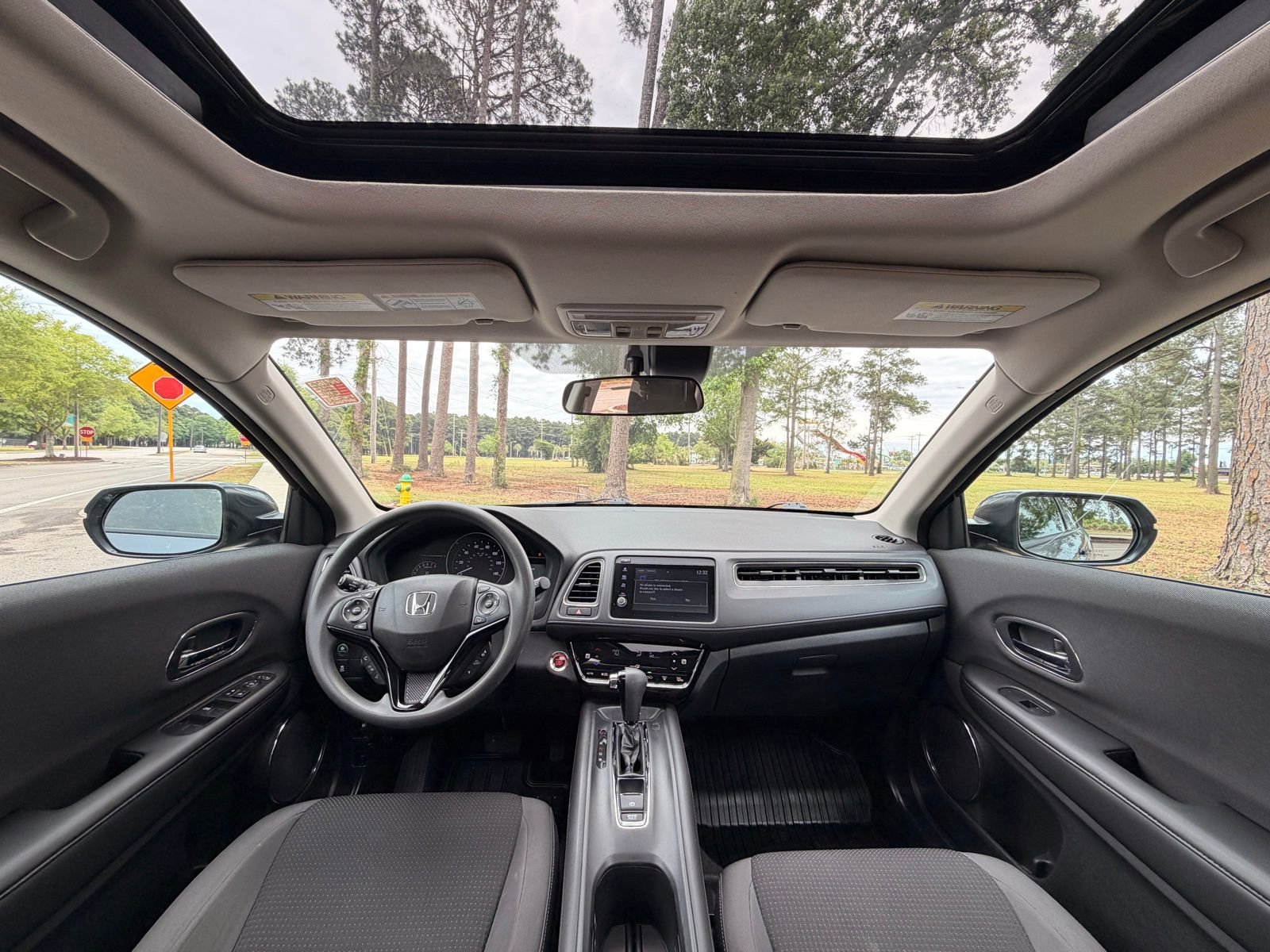 Used 2022 Honda HR-V EX image 2