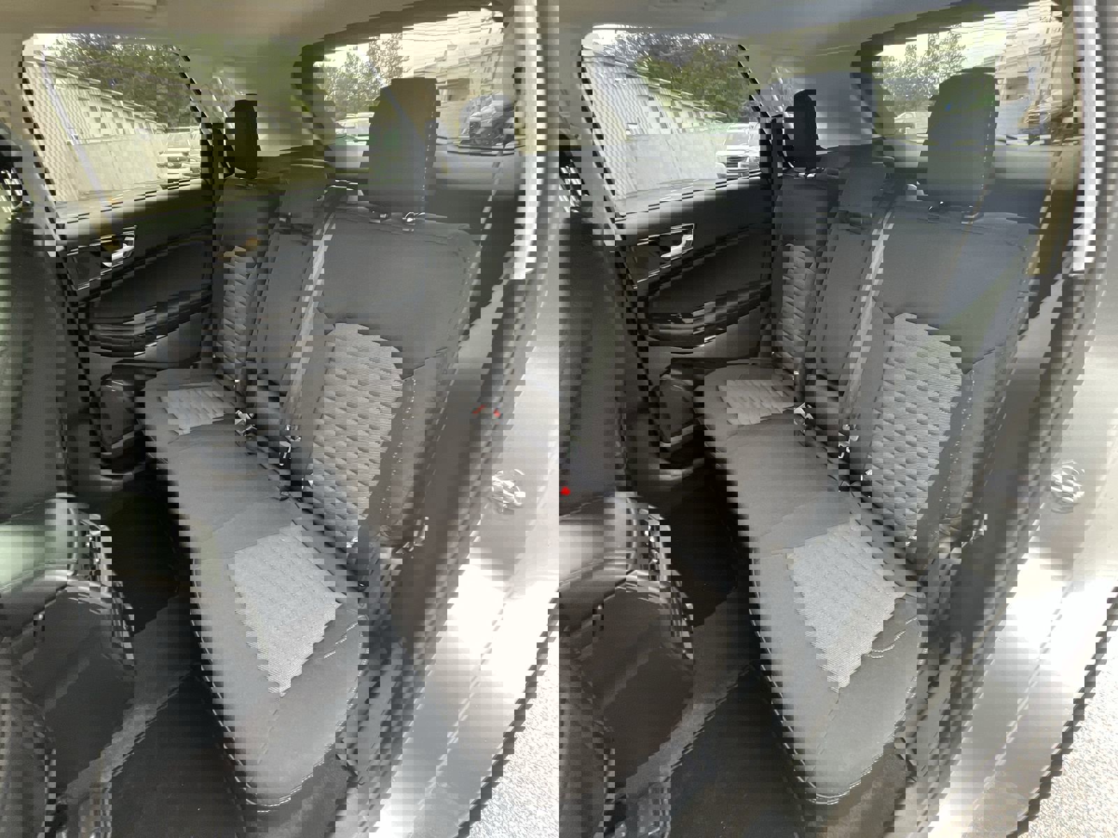 Used 2024 Ford Edge SE w/ Black Appearance Package image 25