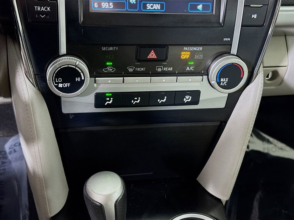 Used 2014 Toyota Camry LE FWD image 6
