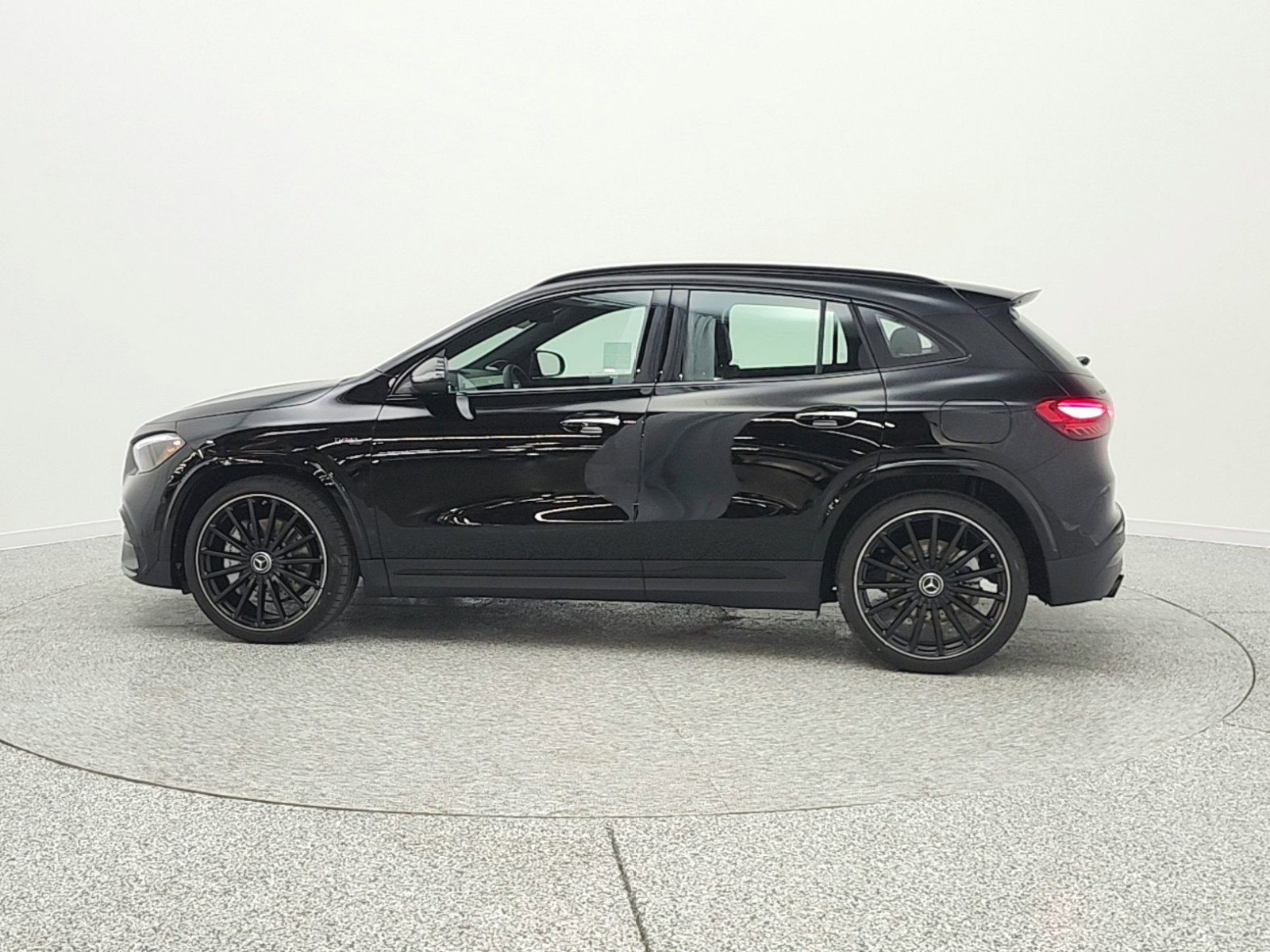 New 2026 Mercedes-Benz GLA 35 AMG 4MATIC image 8