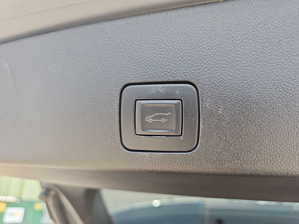 Certified 2023 Buick Encore GX Select AWD/4WD image 17