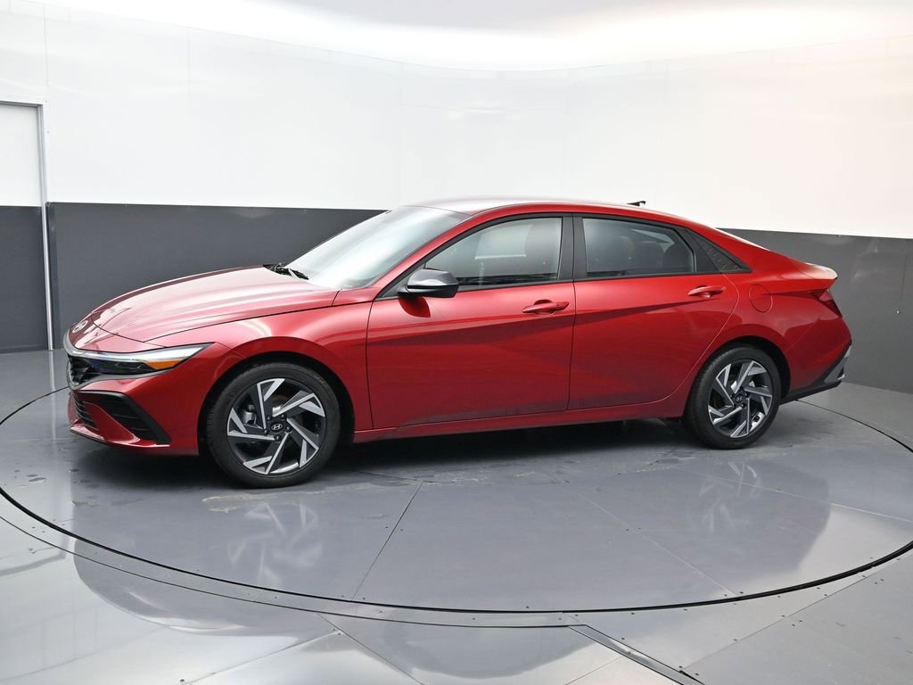 Certified 2025 Hyundai Elantra Sport image 7