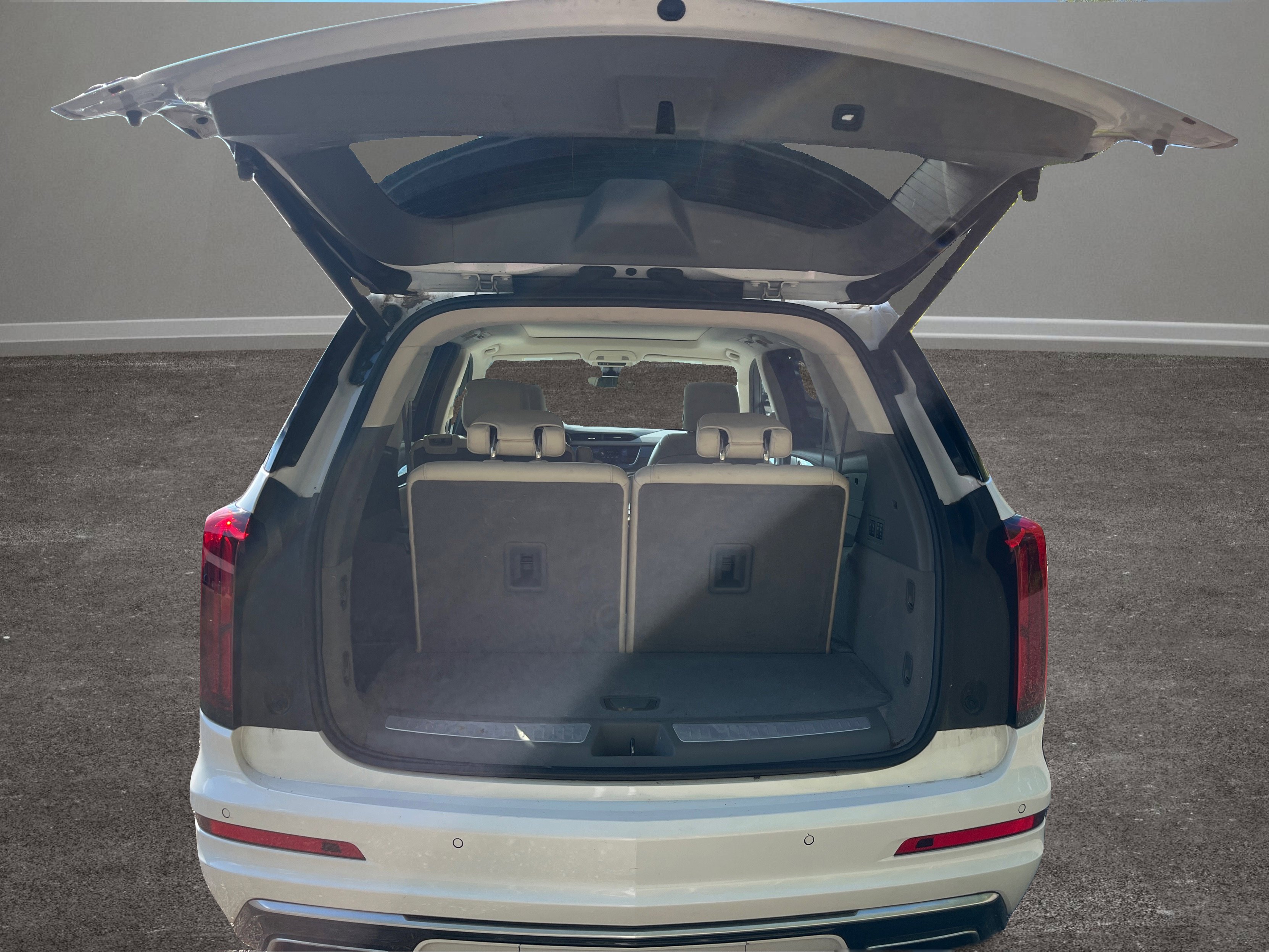 Used 2022 Cadillac XT6 Premium Luxury w/ Technology Package AWD/4WD image 16