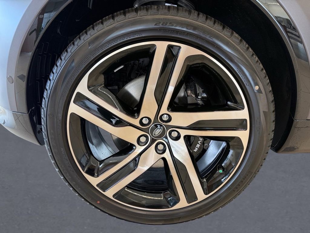 New 2026 Land Rover Discovery Limited Edition AWD/4WD image 8