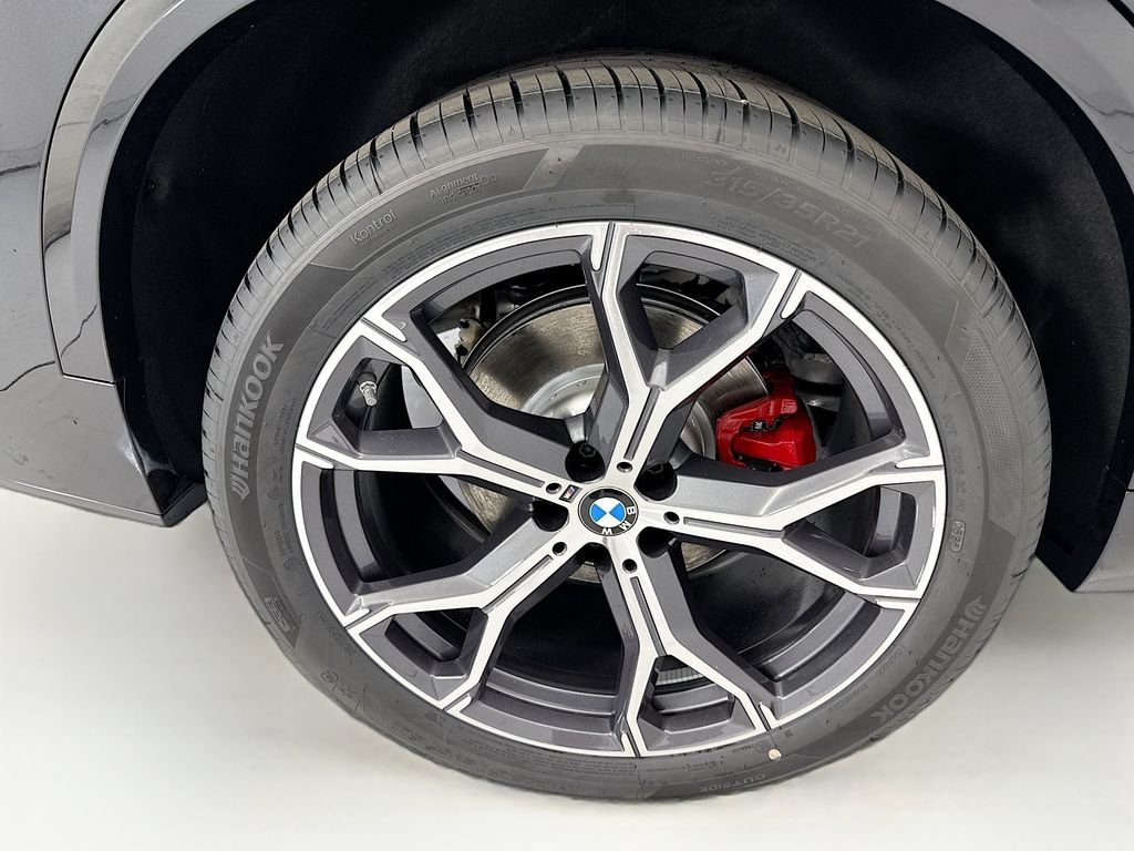 Used 2026 BMW X5 xDrive40i w/ M Sport Package AWD/4WD image 32