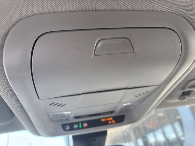 Used 2024 GMC Terrain SLE image 17