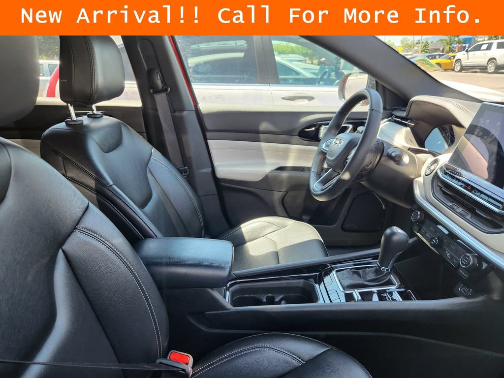 Used 2025 Jeep Compass Limited AWD/4WD image 10