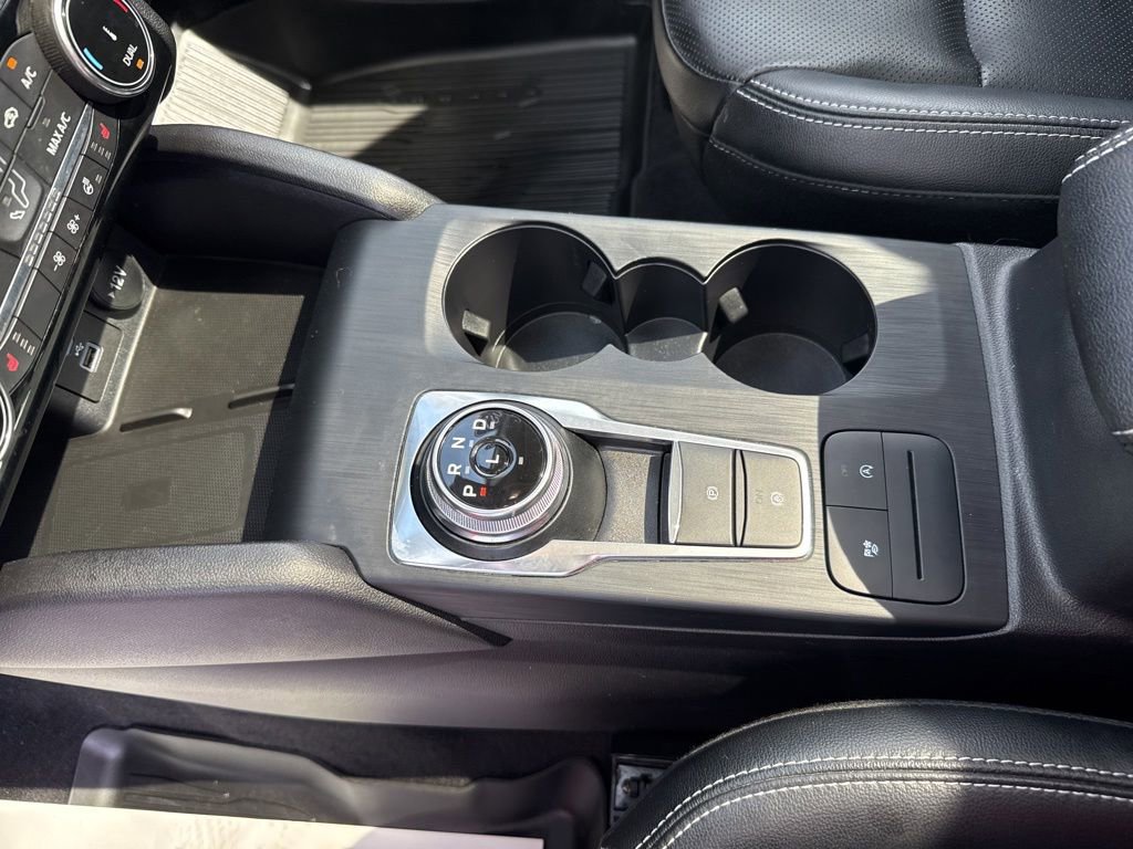 Used 2022 Ford Escape SEL w/ Technology Package FWD image 21