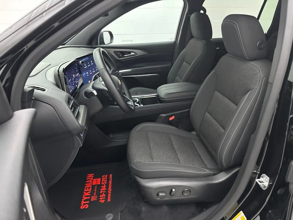Used 2025 Chevrolet Traverse LT AWD/4WD image 21
