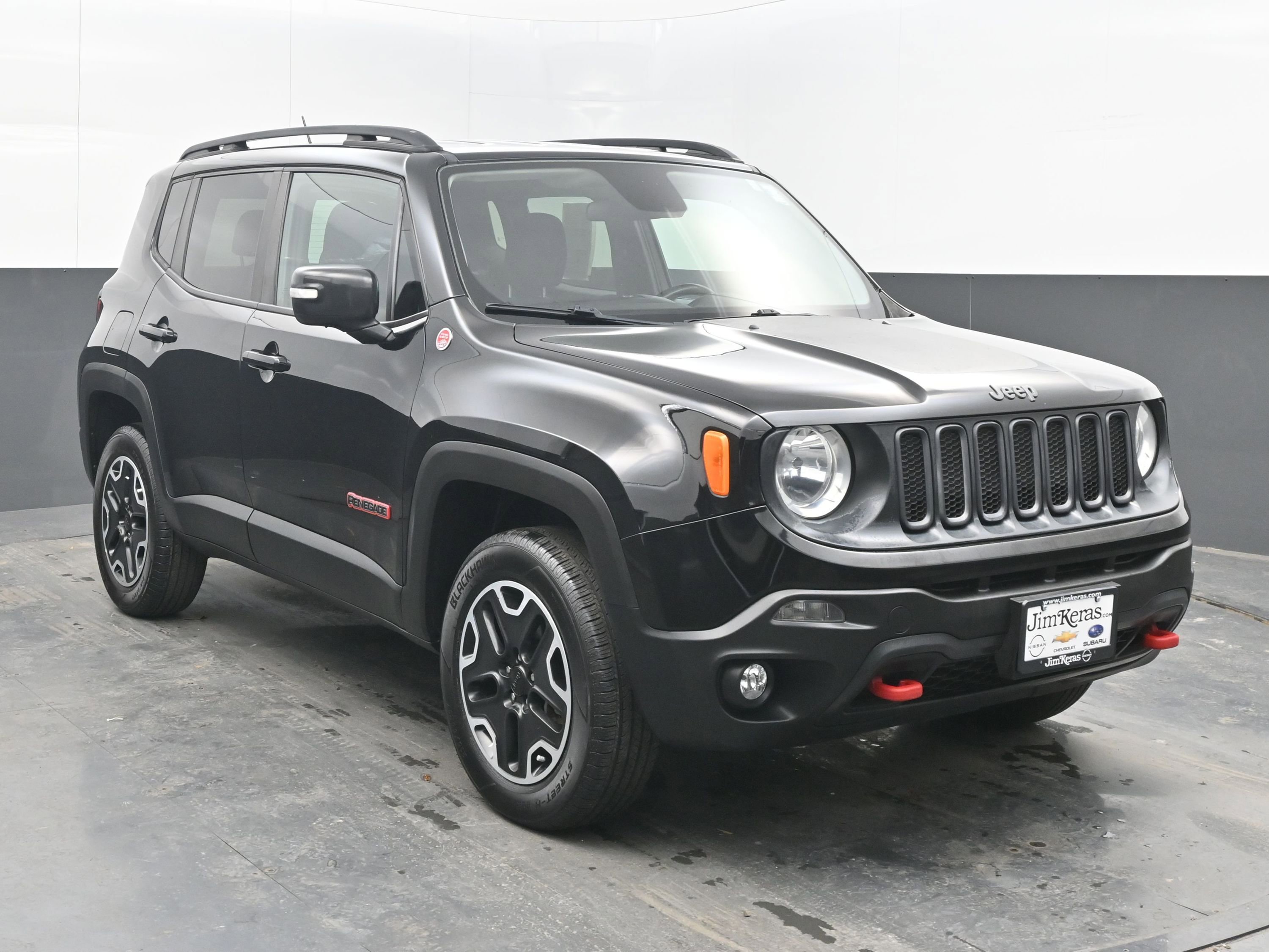 Used 2017 Jeep Renegade Trailhawk image 3