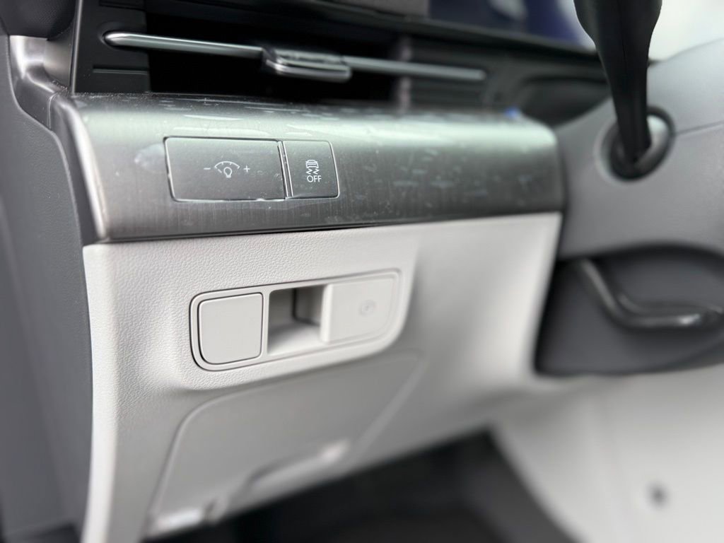 New 2025 Hyundai Kona SEL image 11
