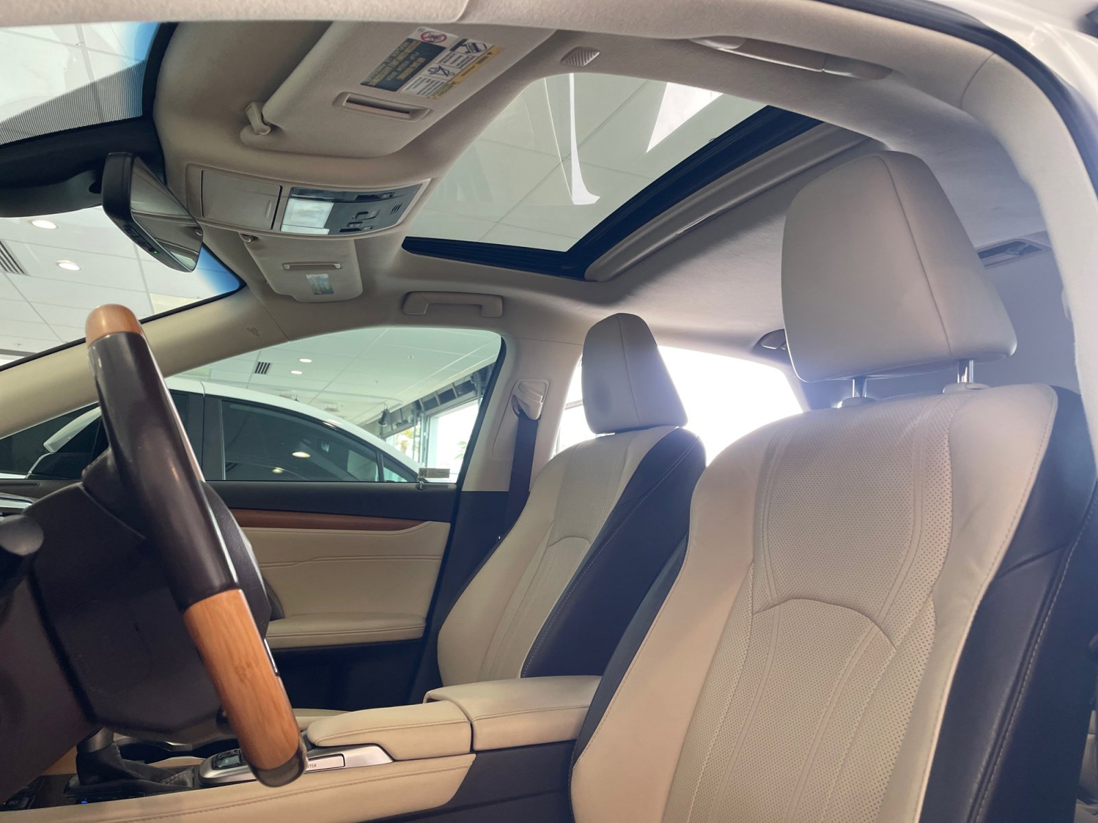 Used 2019 Lexus RX 450h AWD w/ Navigation Package image 33