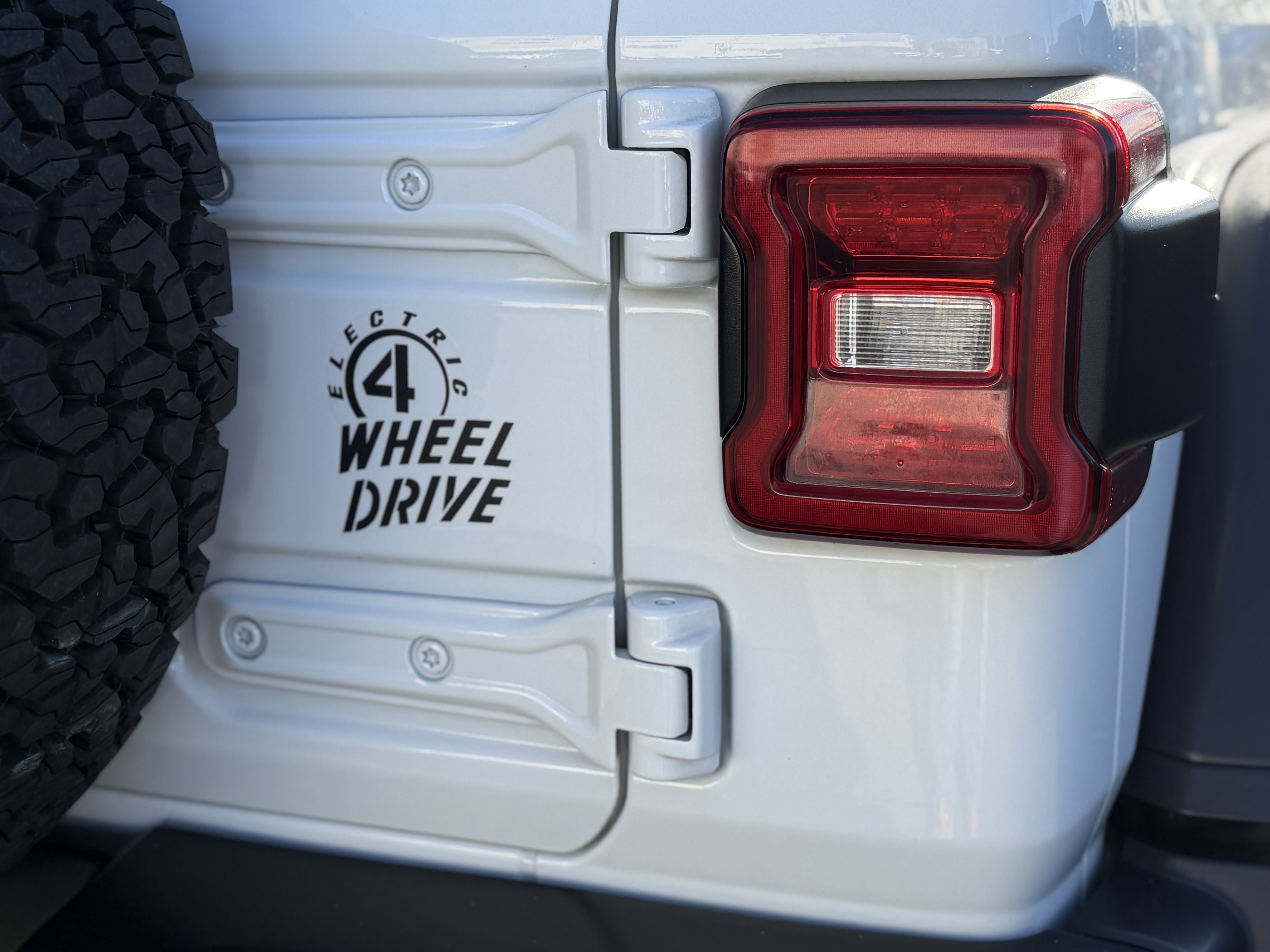 Certified 2024 Jeep Wrangler Unlimited AWD/4WD image 17