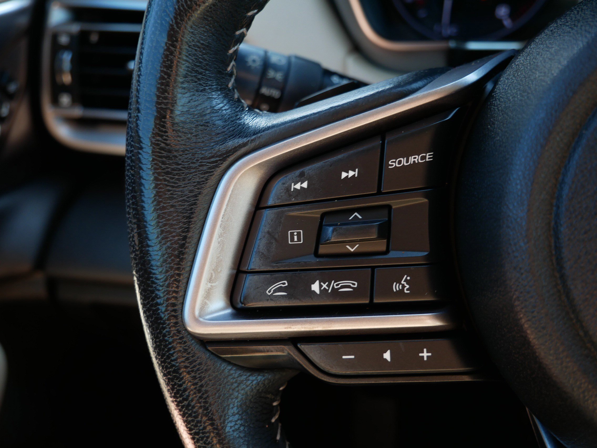 Used 2023 Subaru Outback Limited w/ Popular Package #2 image 28