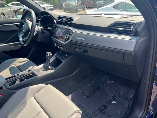 Used 2022 Audi Q3 2.0T Premium w/ Black Optic Sport Package AWD/4WD image 27