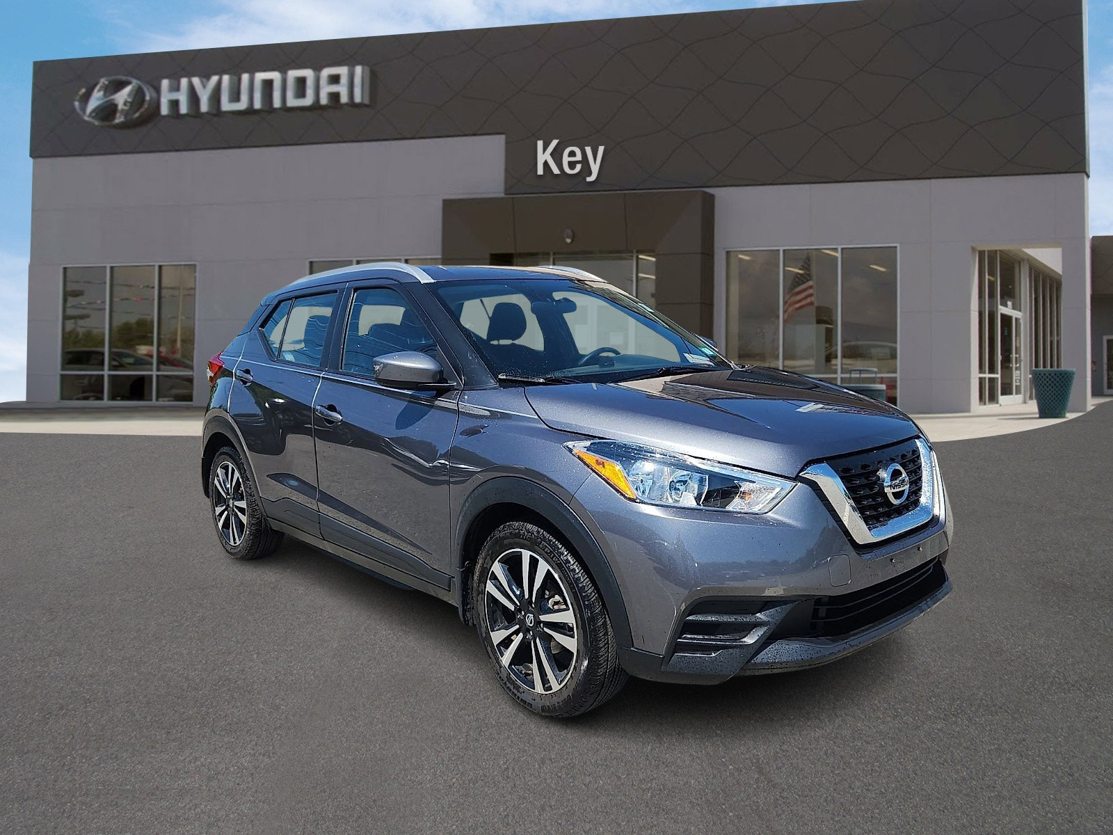 Used 2018 Nissan Kicks SV FWD image 1