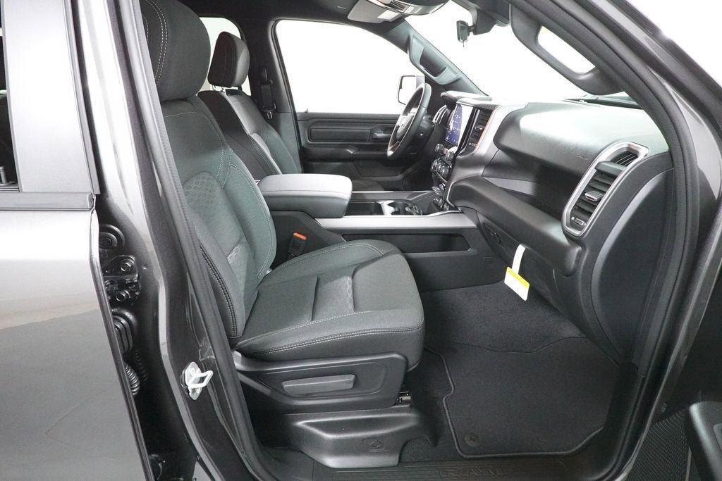New 2026 RAM 1500 Express AWD/4WD image 29