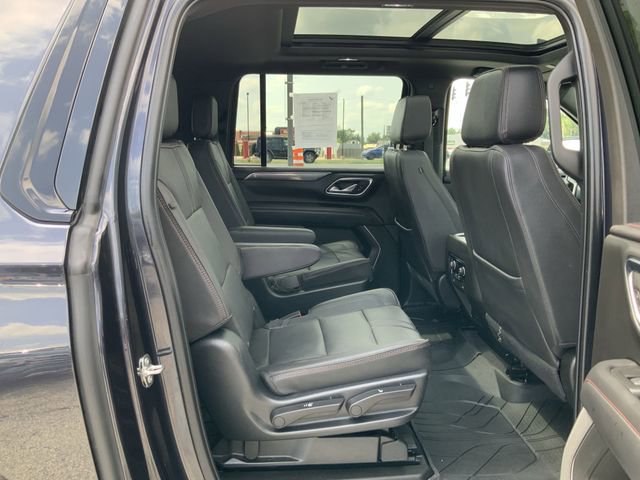 Used 2023 Chevrolet Suburban RST w/ Luxury Package image 19