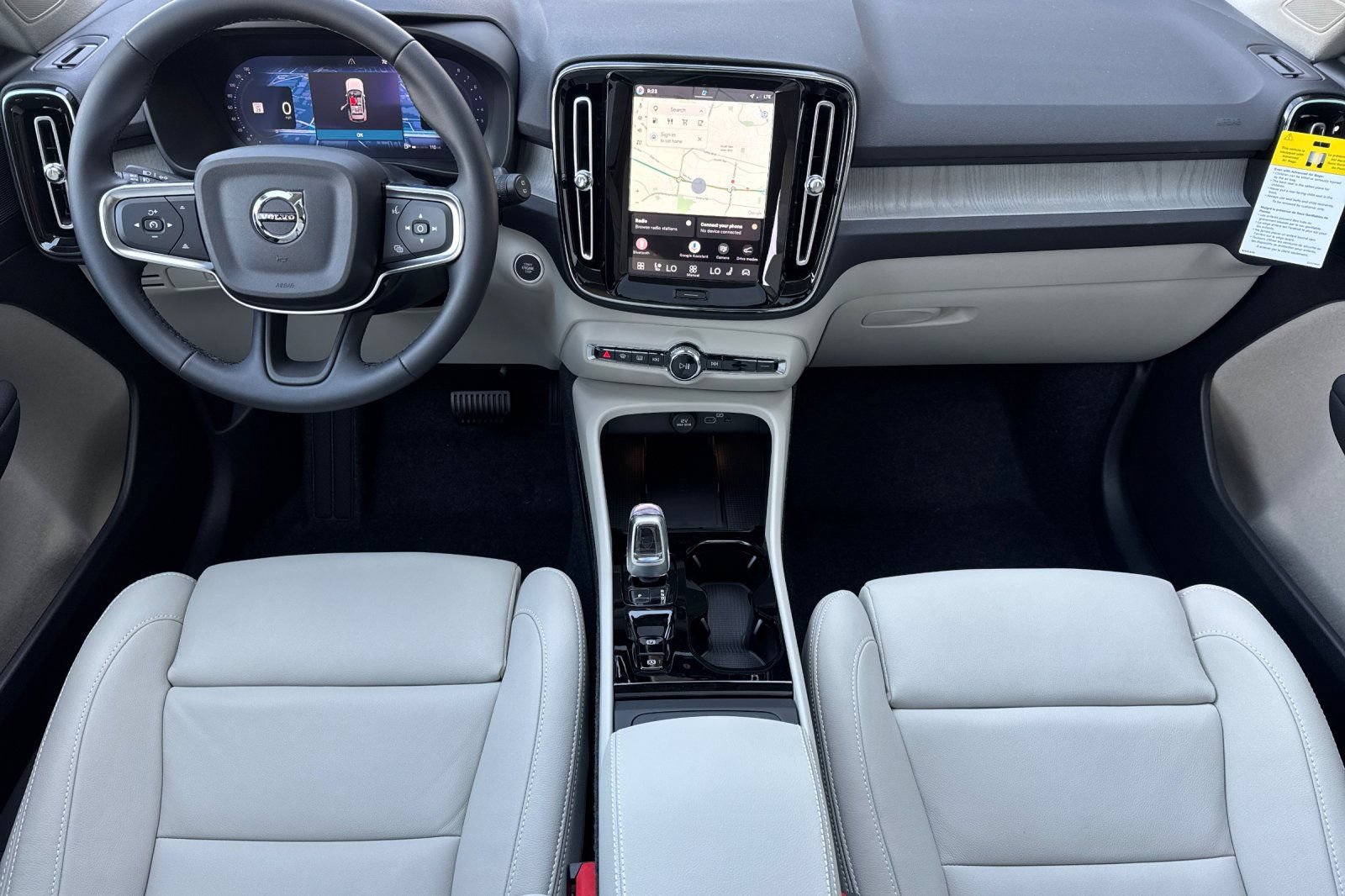 New 2026 Volvo XC40 B5 Plus w/ Protection Package Premier AWD/4WD image 14