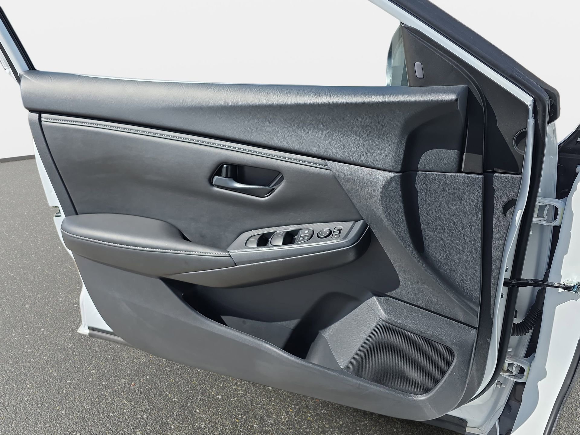 Certified 2025 Nissan Sentra S image 25