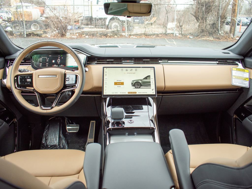 New 2026 Land Rover Range Rover Sport Dynamic SE image 17