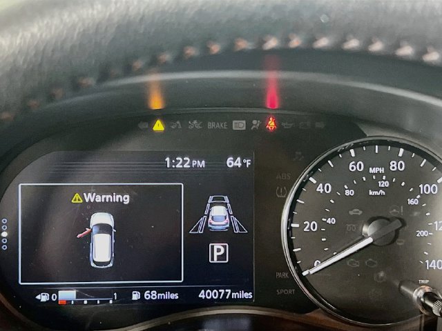 Used 2024 Nissan Kicks SR w/ SR Premium Package FWD image 11