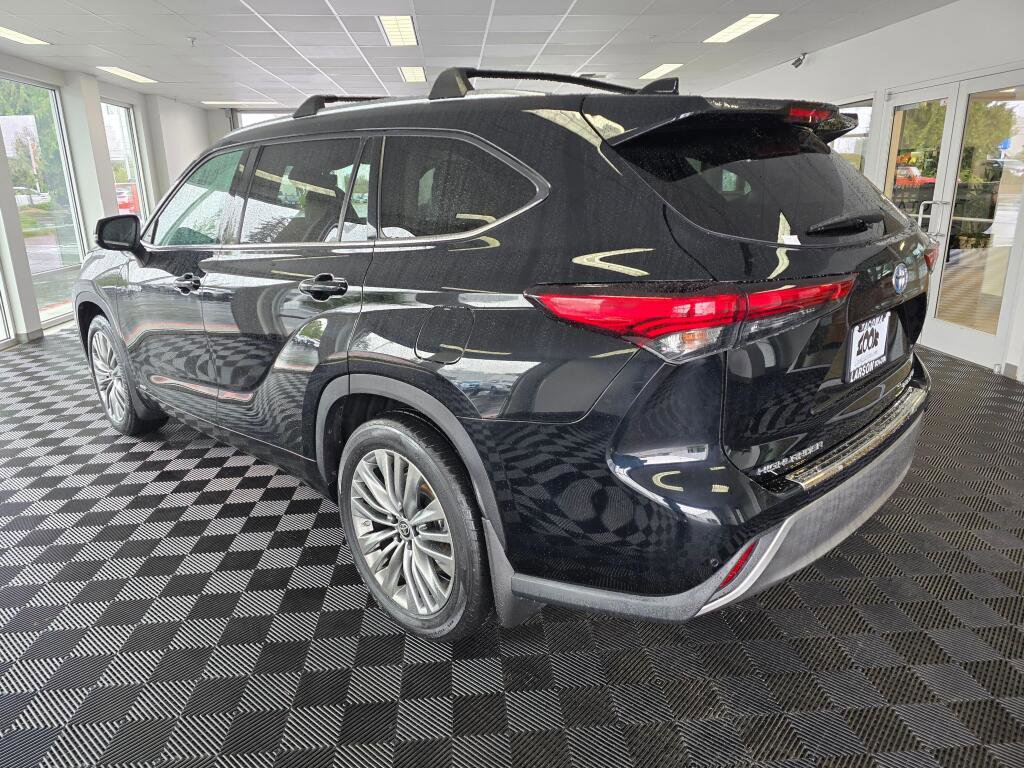 Used 2021 Toyota Highlander Platinum image 5