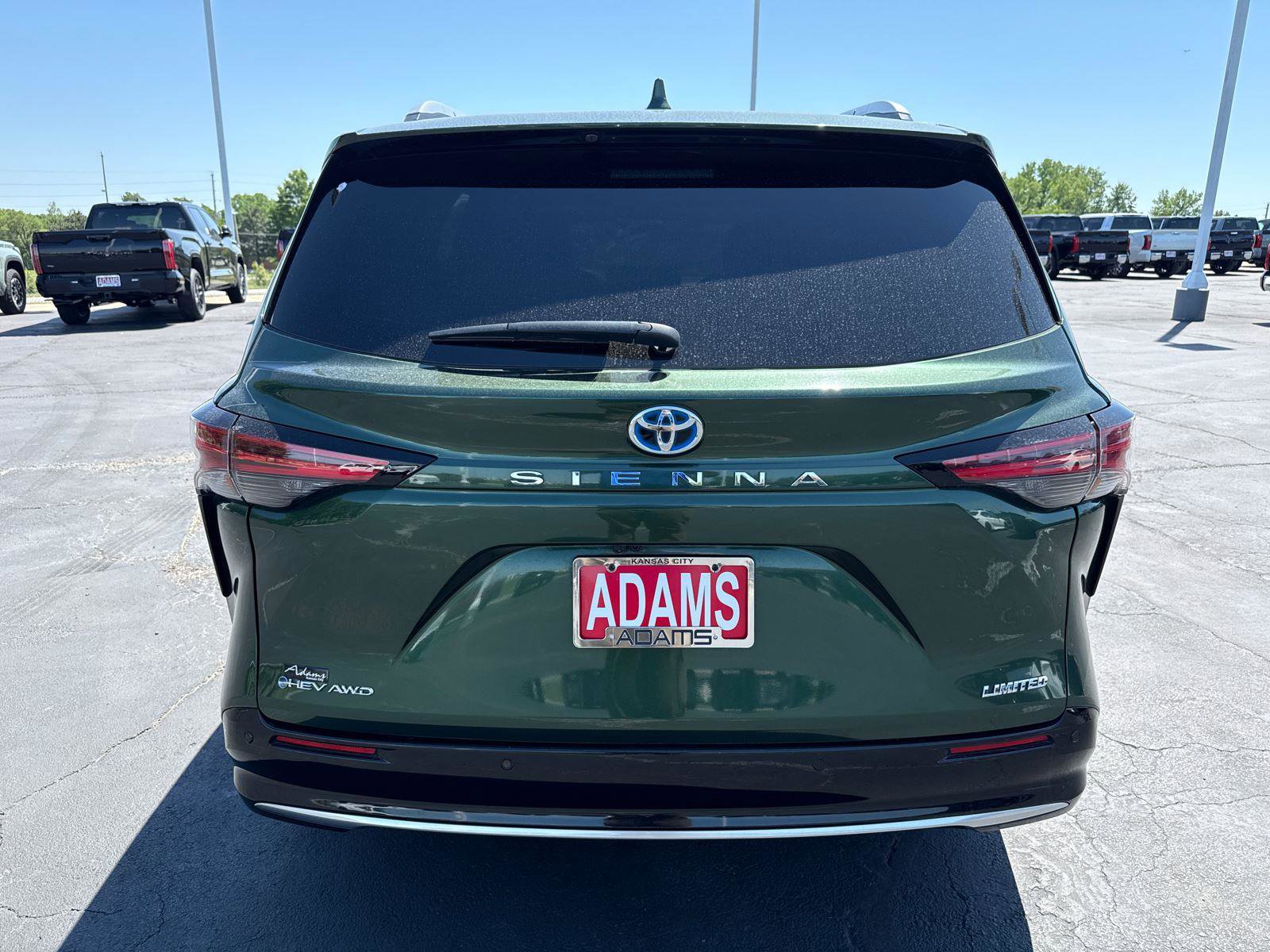 Used 2025 Toyota Sienna Limited AWD/4WD image 6
