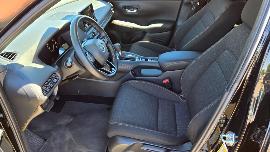 Used 2025 Honda HR-V Sport image 13