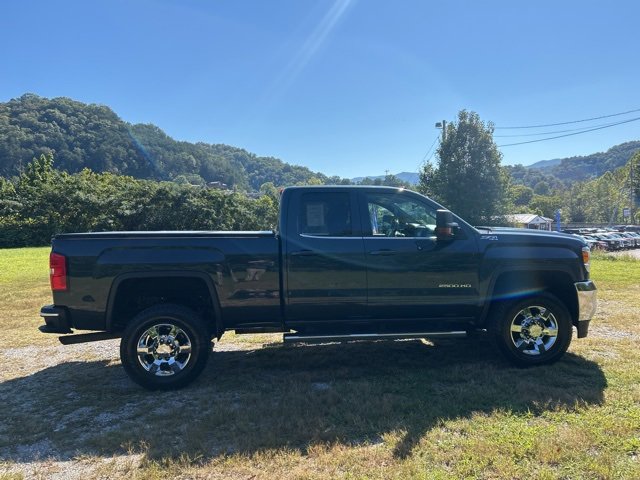 Used 2017 GMC Sierra 2500 SLE w/ SLE Preferred Package image 9