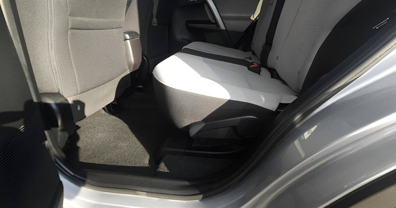Used 2018 Toyota RAV4 XLE AWD/4WD image 23