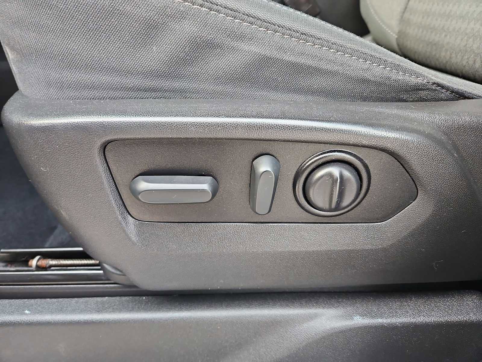 Used 2021 GMC Sierra 1500 Elevation image 18