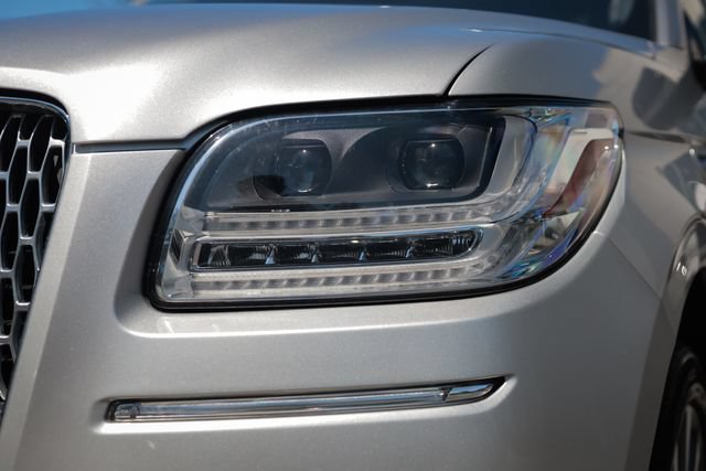 Used 2018 Lincoln Navigator L Select w/ Technology Package AWD/4WD image 9