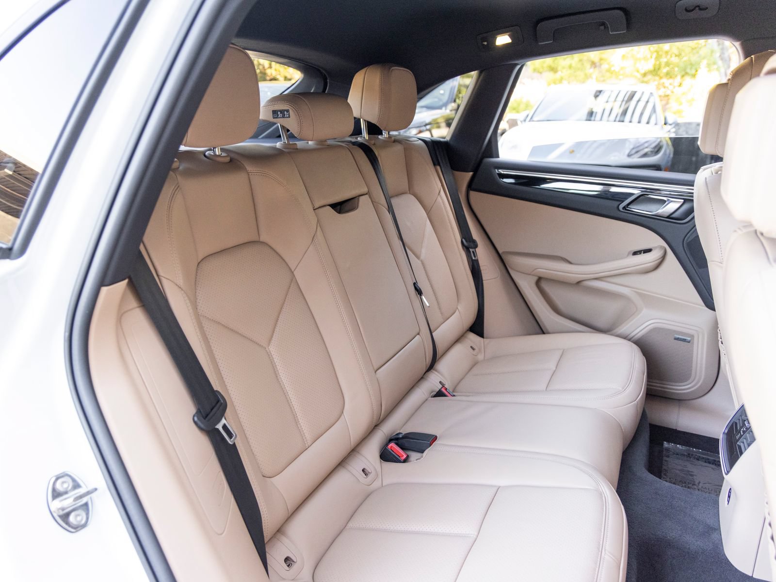 Certified 2026 Porsche Macan AWD/4WD image 60