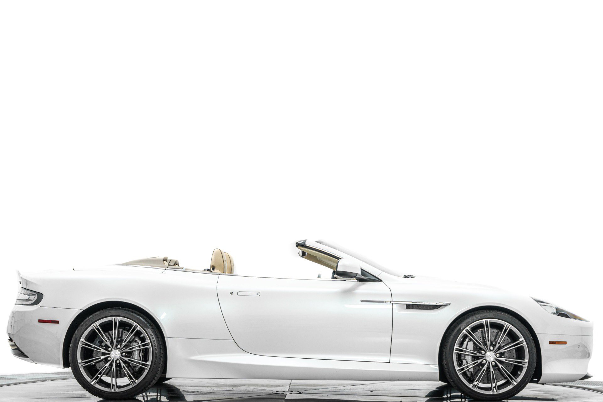 Used 2014 Aston Martin DB9 Volante -Very Low Miles, Pearl image 2