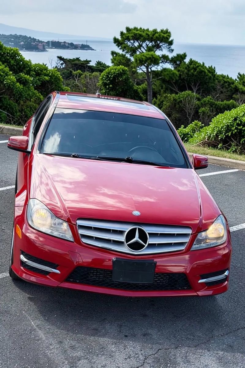 Used 2012 Mercedes-Benz C 250 Sedan image 4