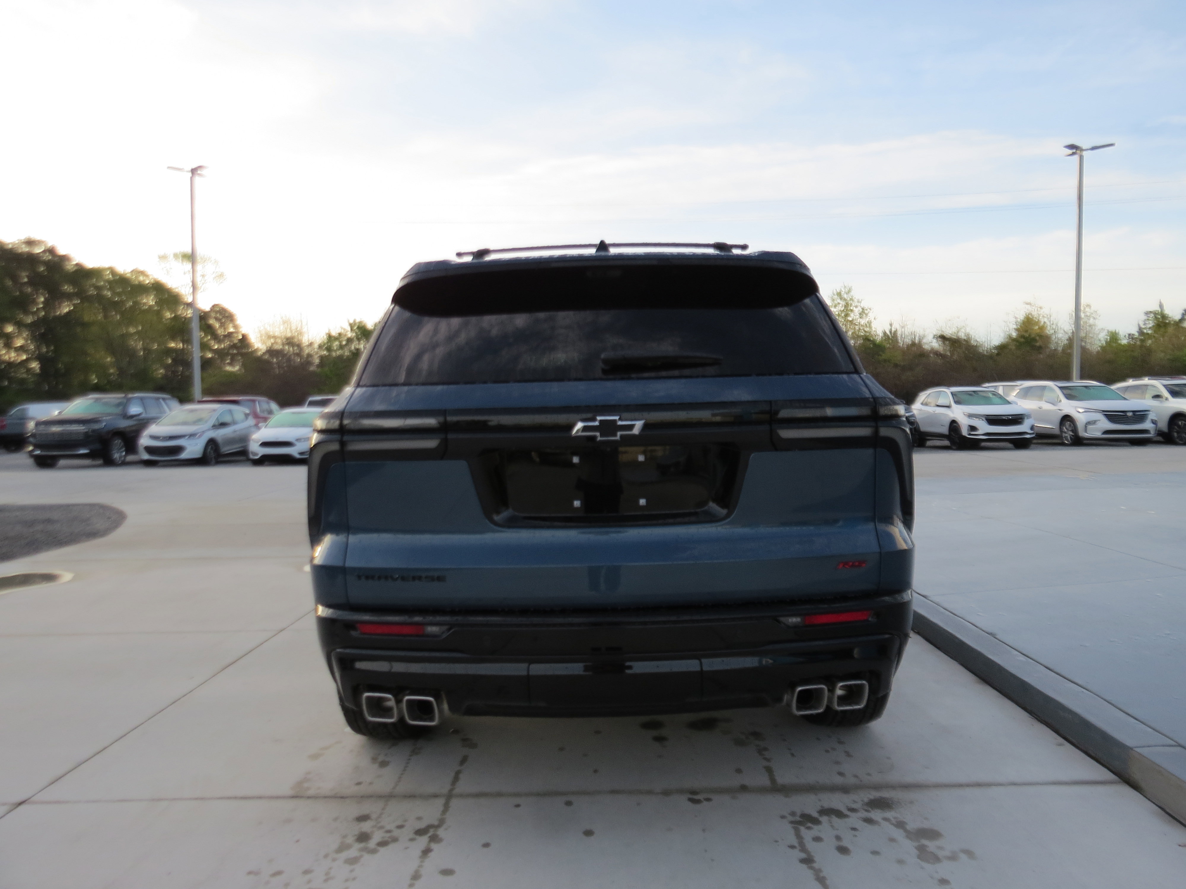 New 2026 Chevrolet Traverse RS w/ LPO, Floor Liner Package FWD image 4