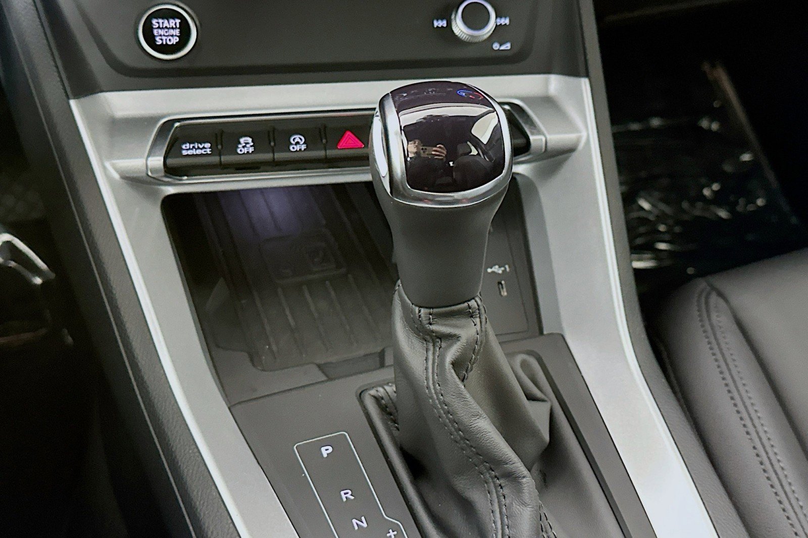 Used 2025 Audi Q3 2.0T Premium w/ Convenience Package image 7