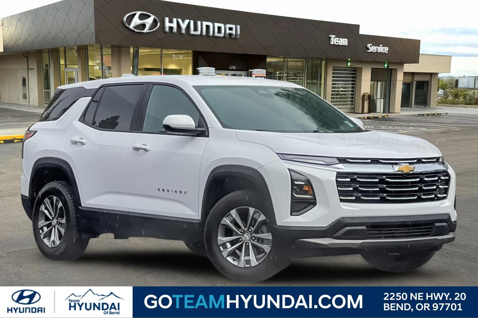 Used 2025 Chevrolet Equinox LT AWD/4WD image 1