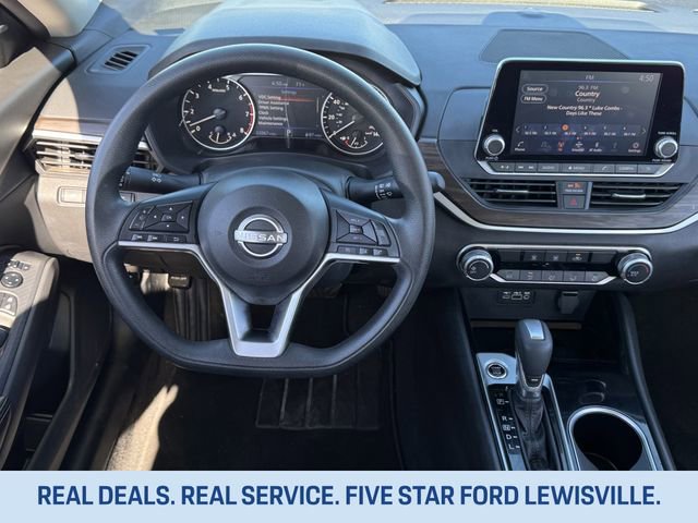 Used 2024 Nissan Altima 2.5 SV image 10