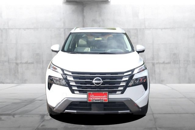 Certified 2025 Nissan Rogue SL w/ Tech Package FWD image 4