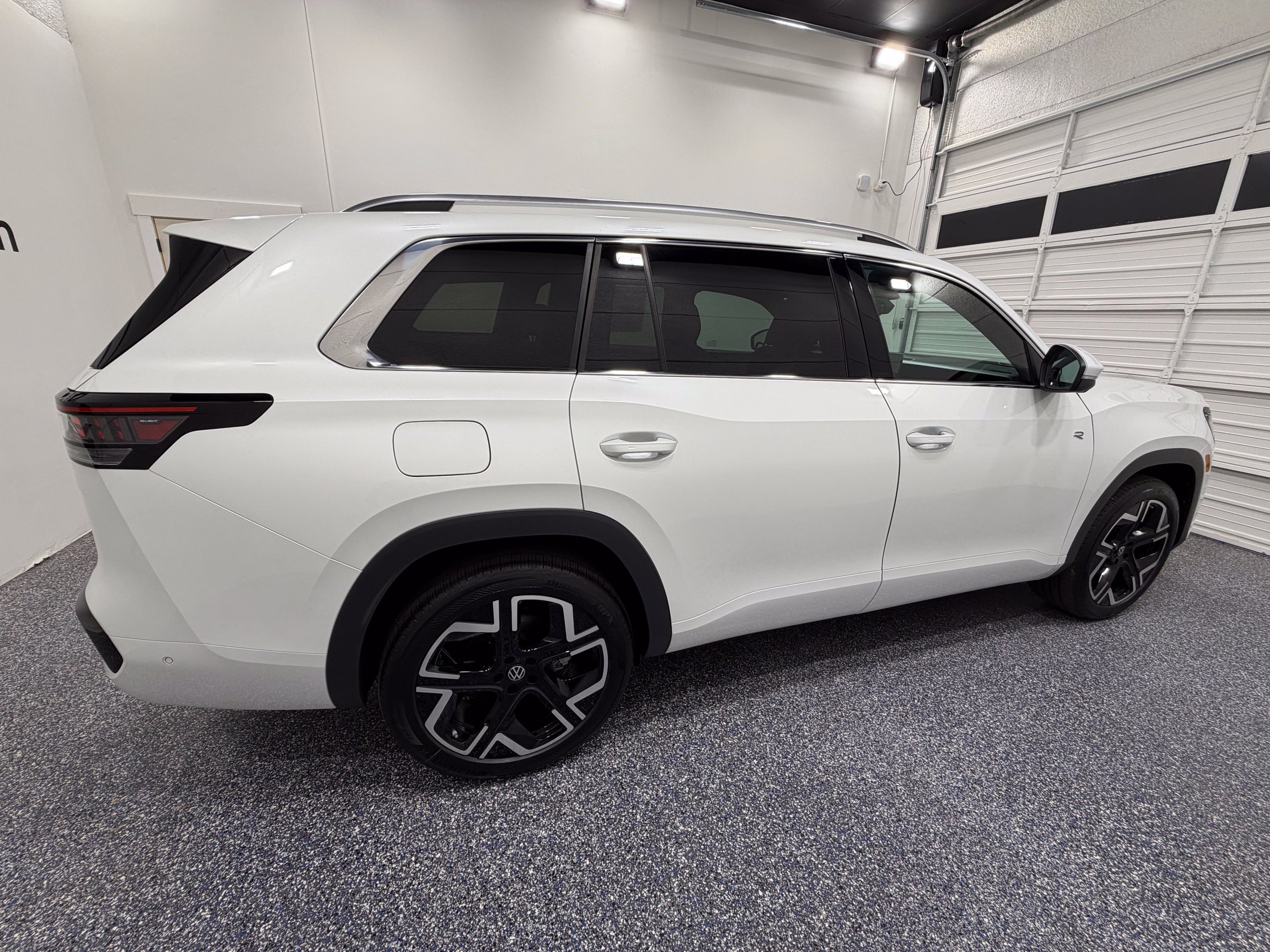 New 2027 Volkswagen Atlas SEL Premium R-Line AWD/4WD image 9