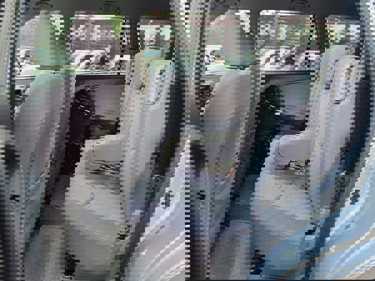 Used 2006 Toyota RAV4 2WD image 25