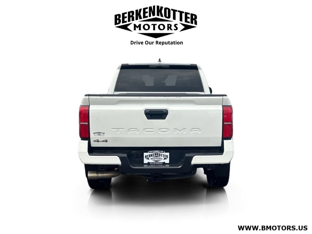 Used 2024 Toyota Tacoma SR5 AWD/4WD image 4