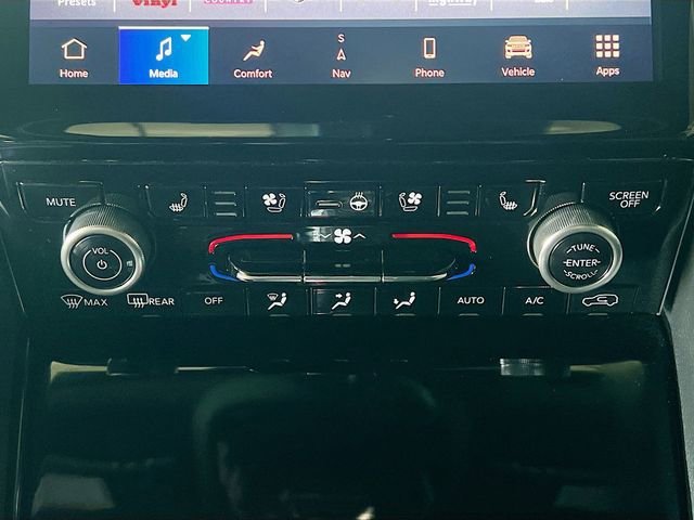 Used 2021 Jeep Grand Cherokee L Overland w/ Luxury Tech Group IV image 23