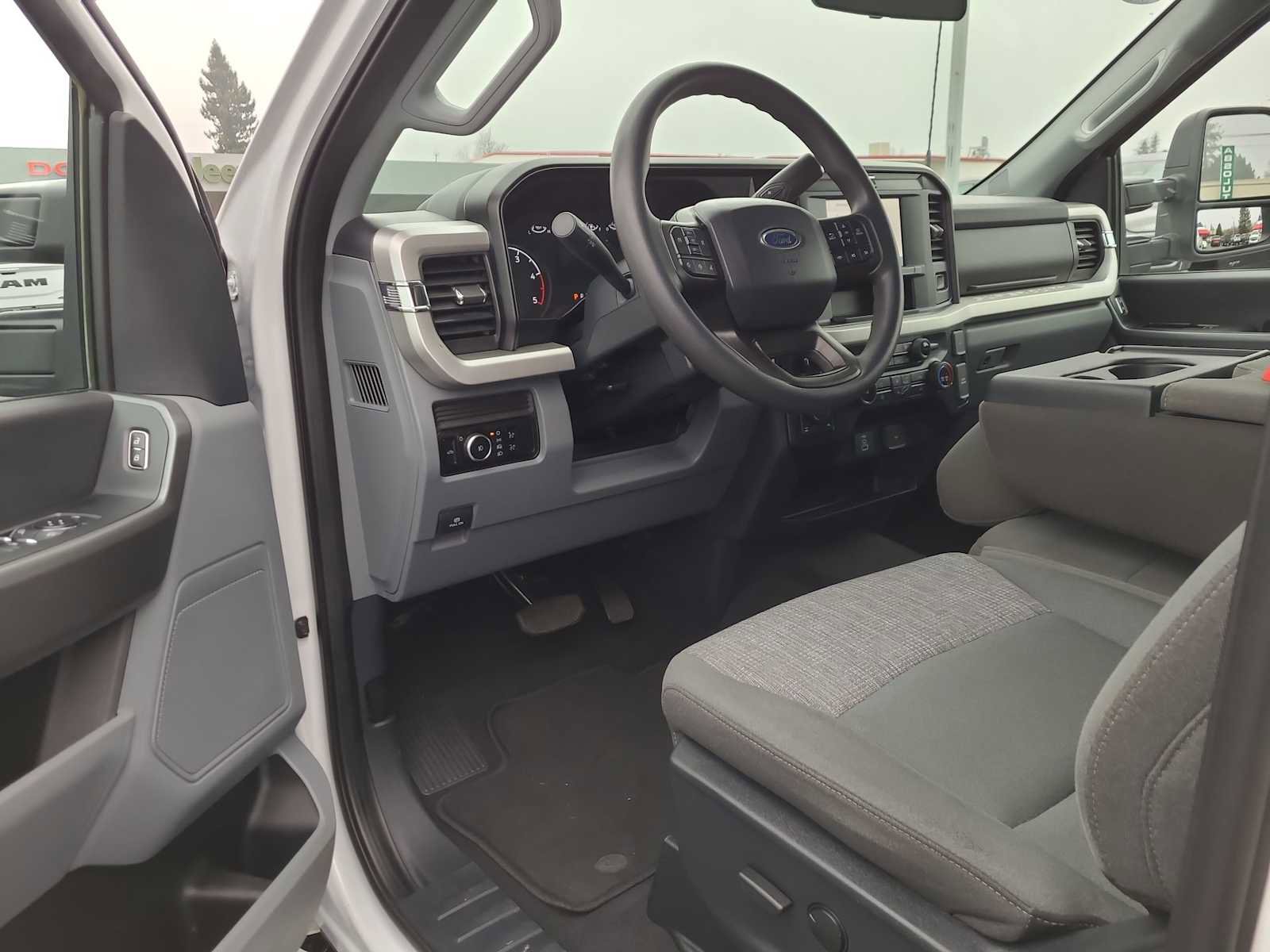 Used 2025 Ford F250 XLT w/ FX4 Off-Road Package image 10