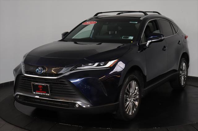 Certified 2023 Toyota Venza XLE AWD/4WD image 1